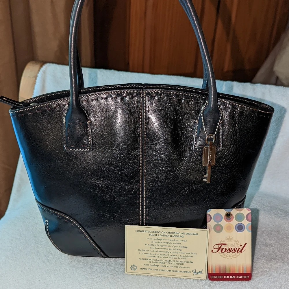 Fossil Sedona small black leather satchel bag.